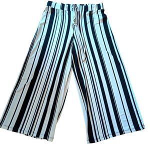 🛍️ STRIPED BUSINESS CASUAL CAPRI PANTS